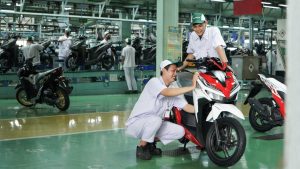 Gaji astra honda motor